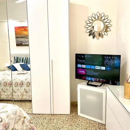 Boutique Con Tv Da 65 E 43 Apartmán