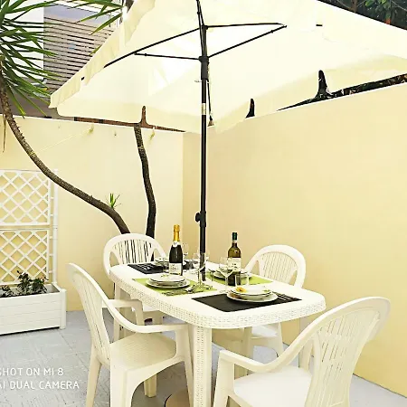 Boutique Con Tv Da 65 E 43 Apartmán